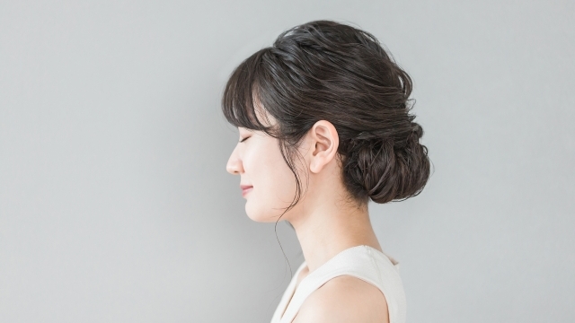 視覚障害者としての職業選択や働き方について当事者の視点から考える女性の横顔